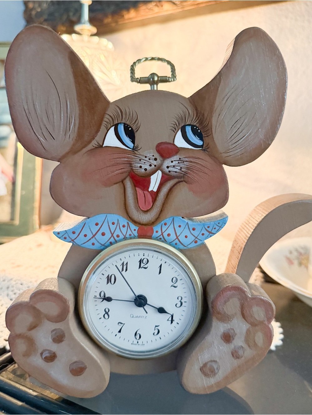 Brown Mouse Clock Figurine Wall Decor
